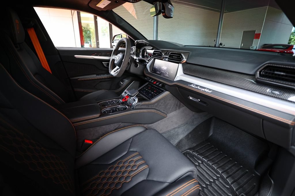Used 2026 Lamborghini Urus SE AWD/4WD image 55