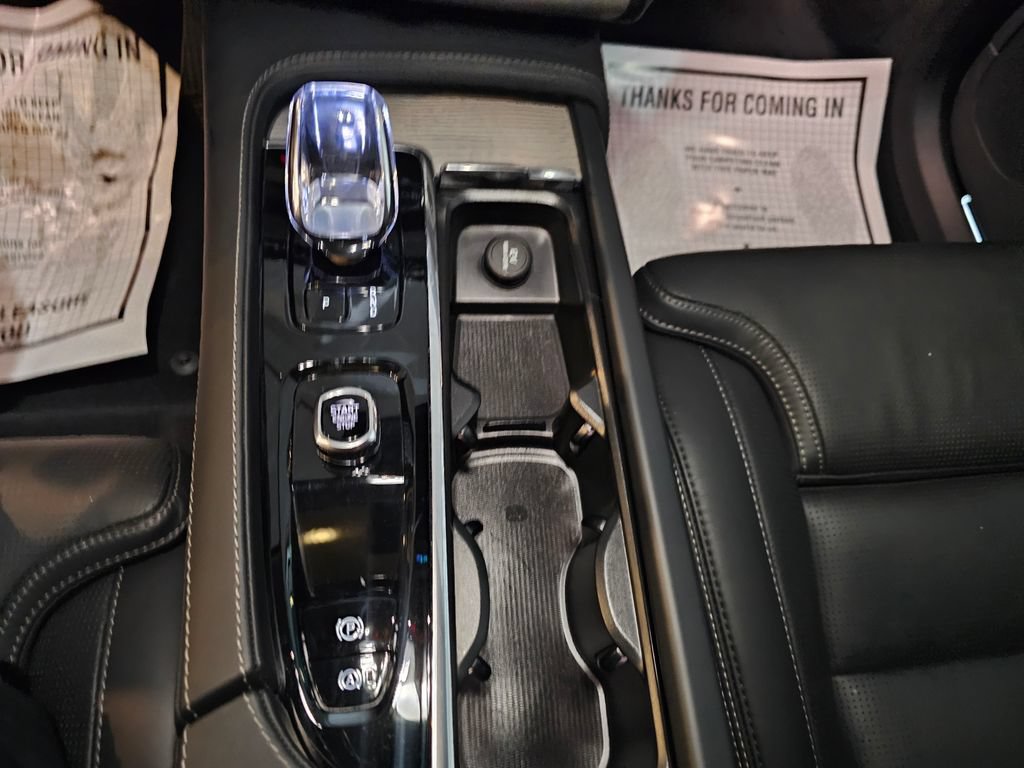 Certified 2025 Volvo XC90 B6 Ultra w/ Protection Package Premier AWD/4WD image 22