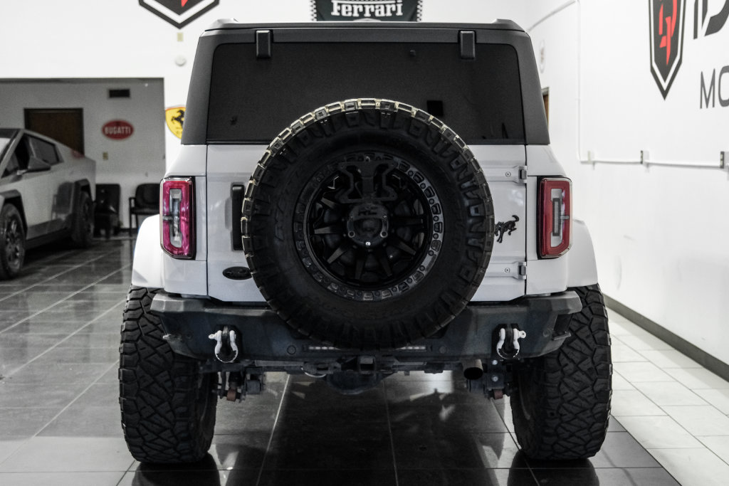 Used 2023 Ford Bronco Badlands w/ Sasquatch Package AWD/4WD image 9