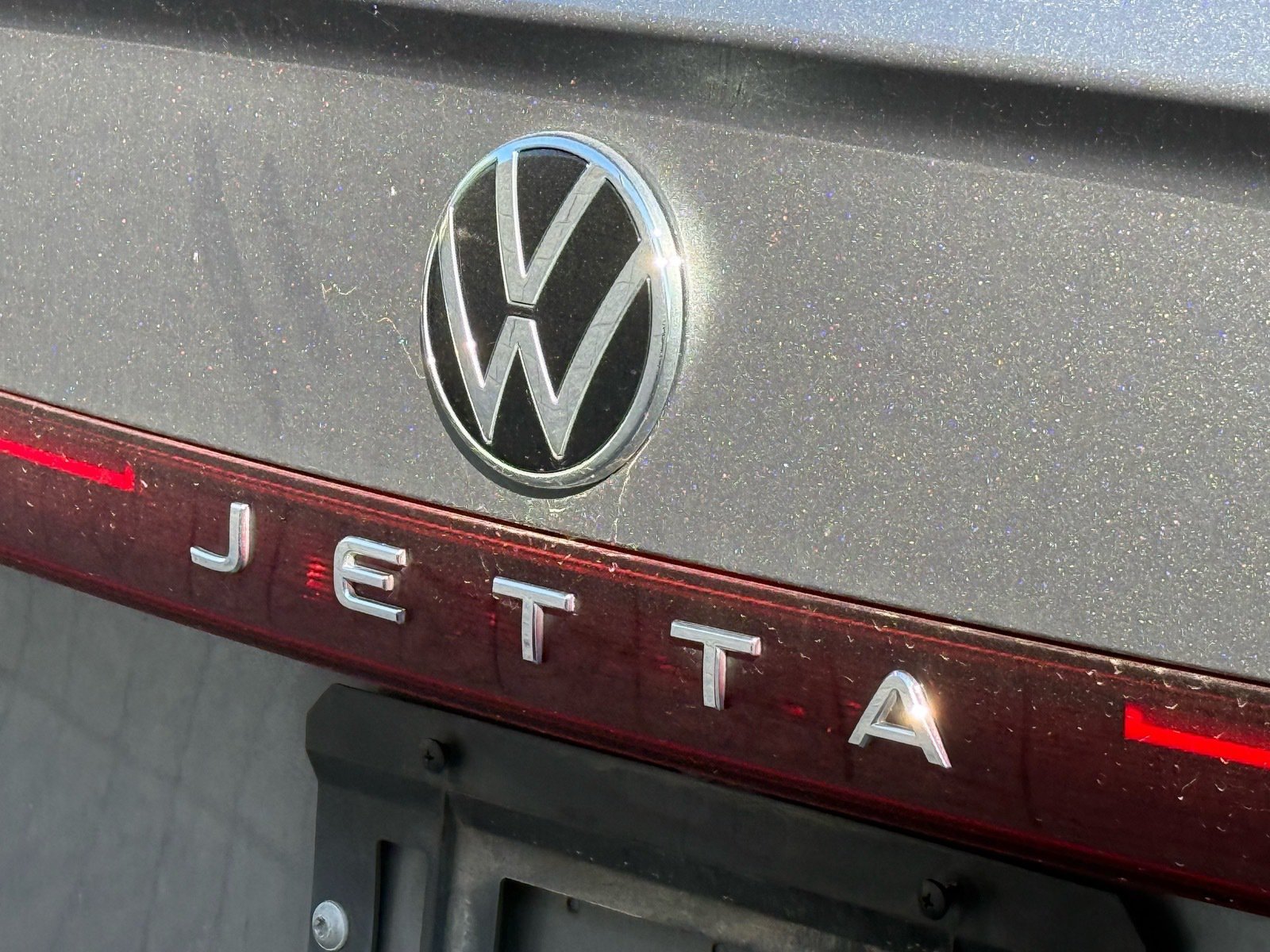 Used 2025 Volkswagen Jetta SE FWD image 12