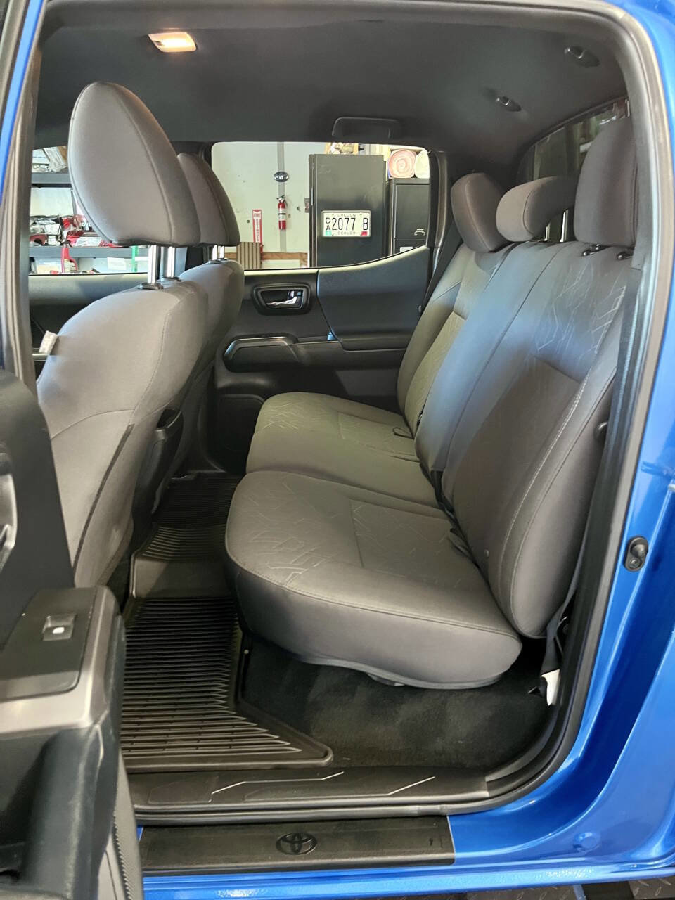 Used 2016 Toyota Tacoma TRD Sport image 17