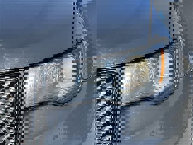 Used 2018 Jeep Grand Cherokee Altitude image 24