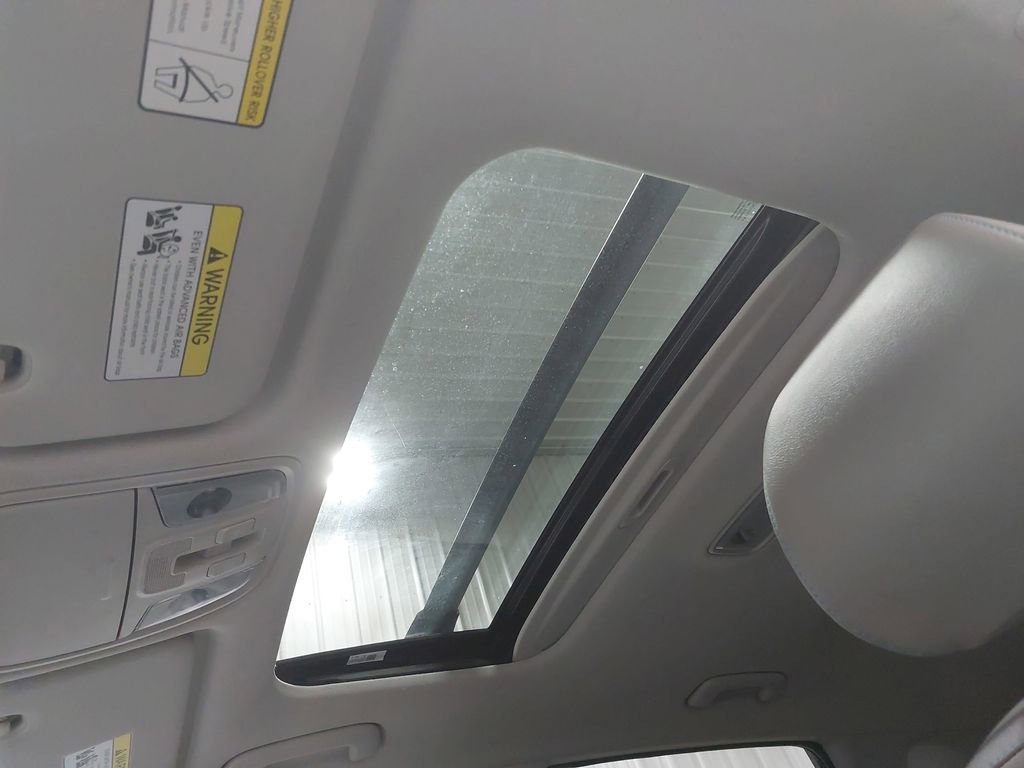 Used 2022 Kia Niro EX Premium image 31