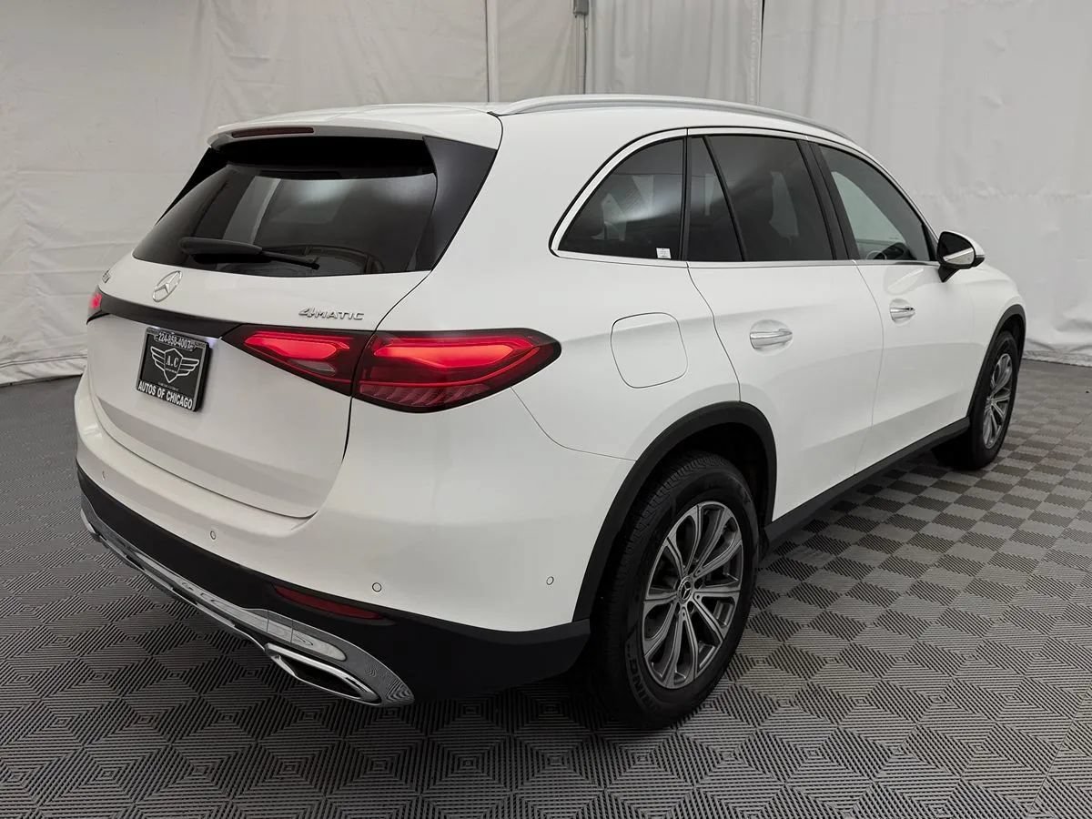 Used 2024 Mercedes-Benz GLC 300 4MATIC image 4