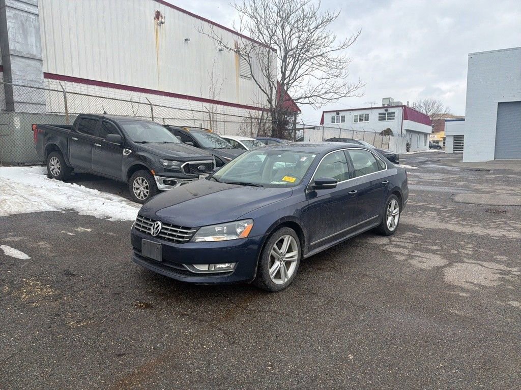 Used 2013 Volkswagen Passat TDI SE image 3