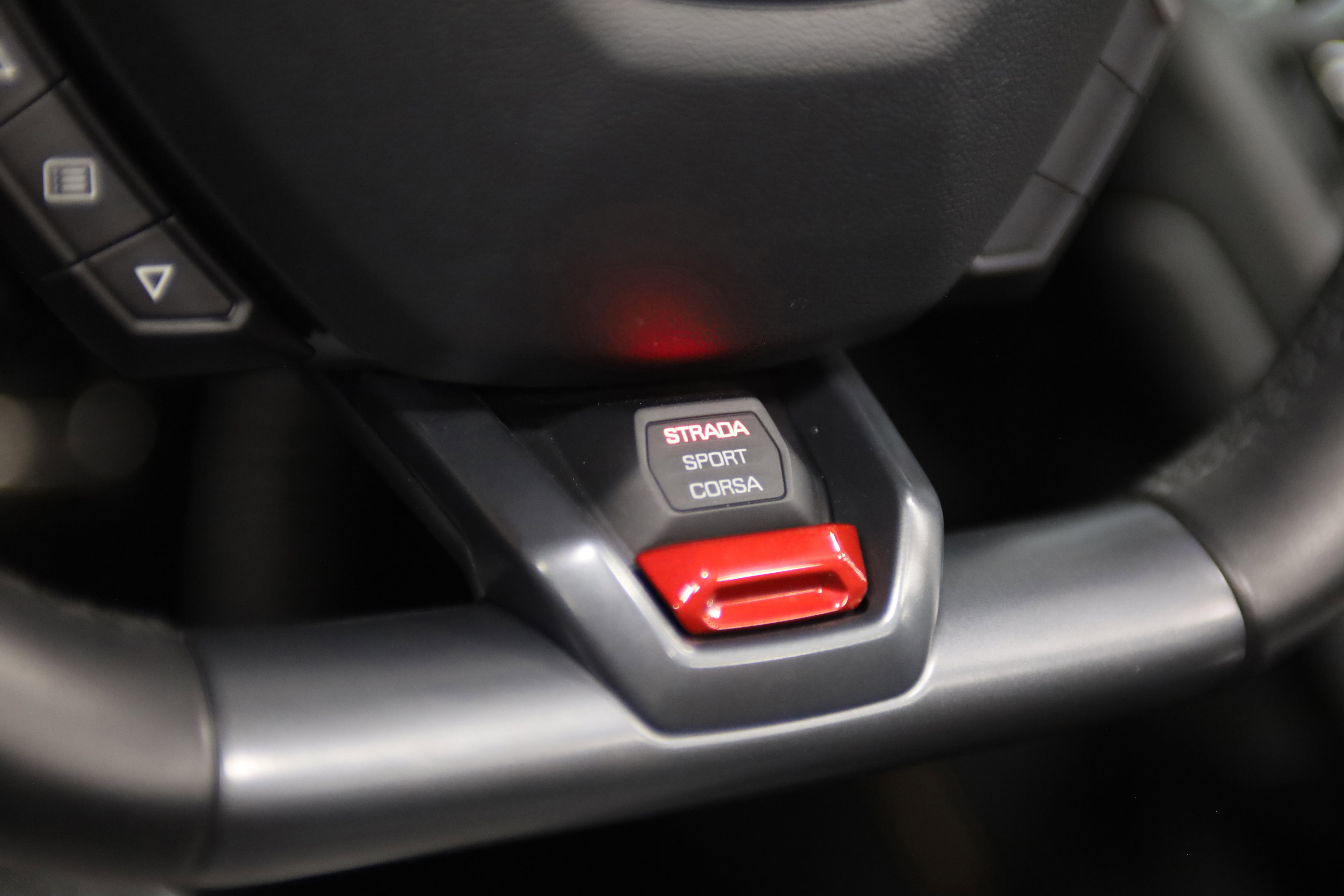 Used 2016 Lamborghini Huracan LP 610-4 image 26