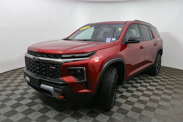 Used 2026 Chevrolet Traverse Z71 w/ LPO, Floor Liner Package AWD/4WD image 5