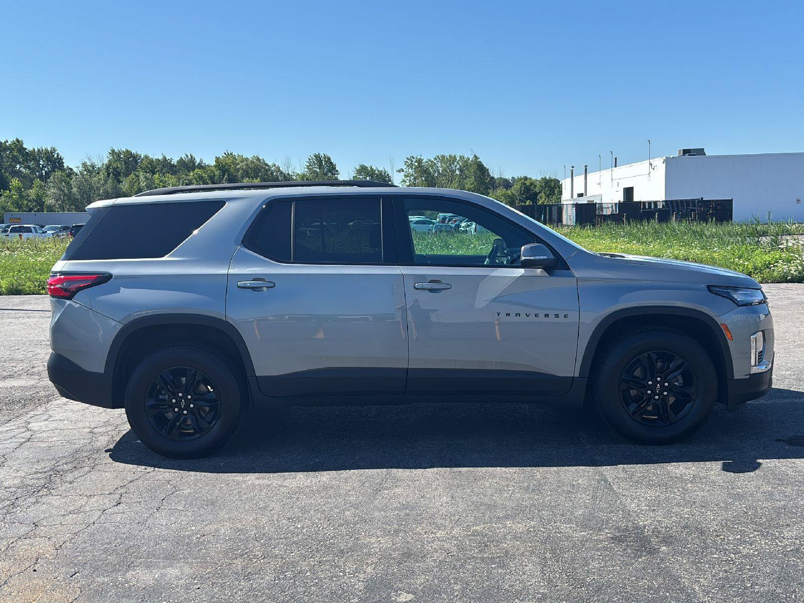 Used 2023 Chevrolet Traverse LT w/ Midnight/Sport Edition AWD/4WD image 8