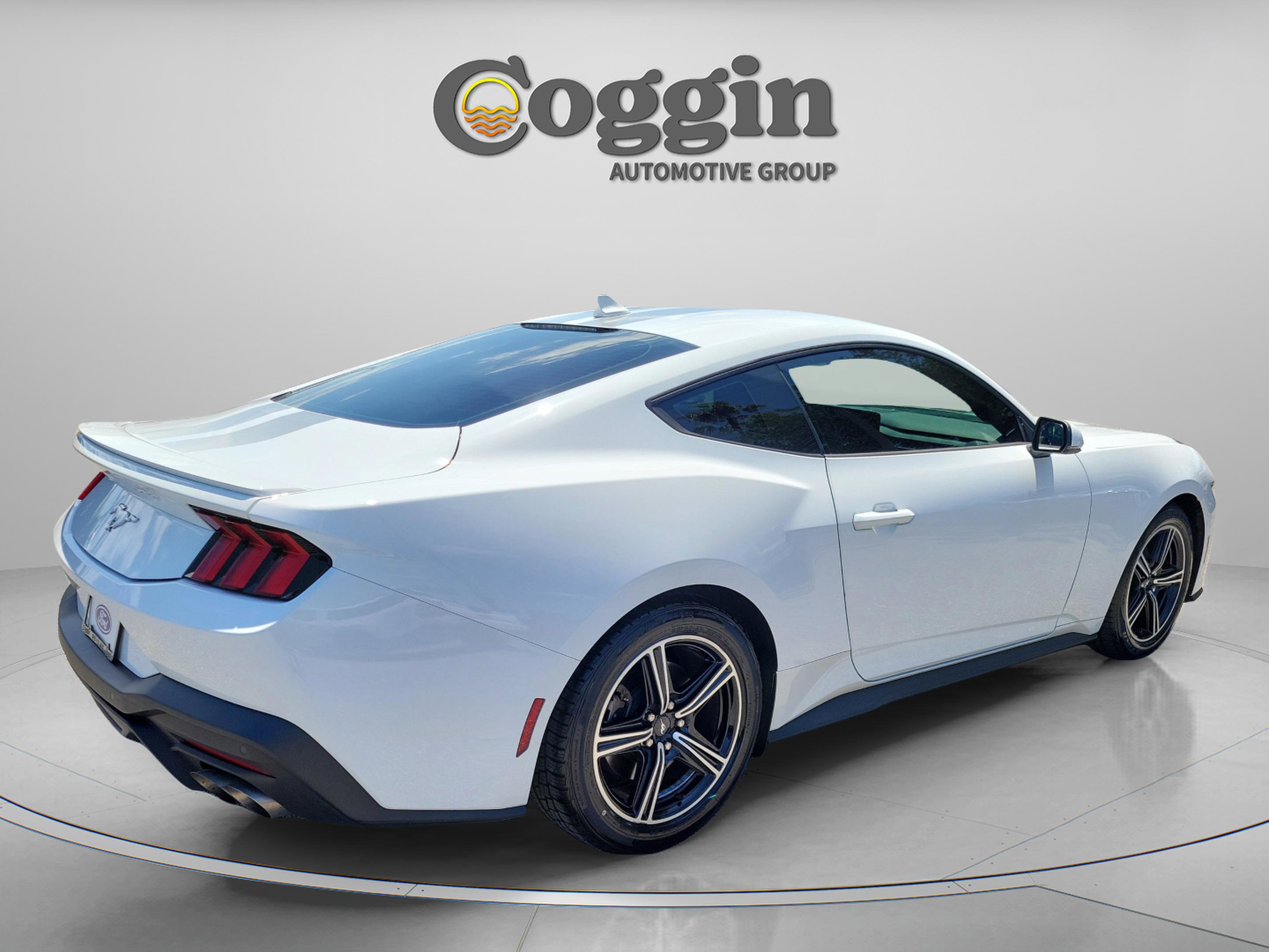 Used 2024 Ford Mustang Premium RWD image 4