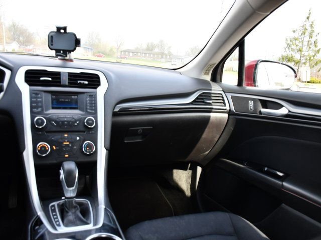 Used 2015 Ford Fusion SE w/ Equipment Group 201A image 16