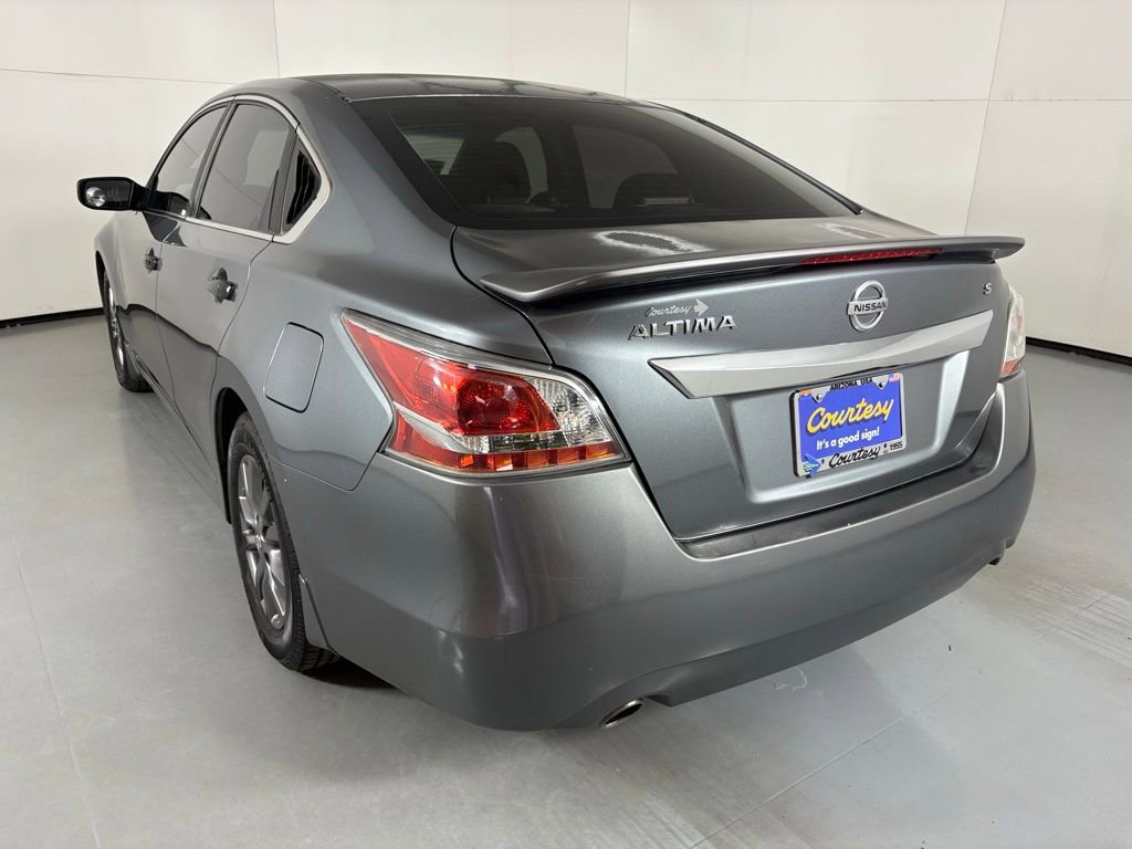 Used 2015 Nissan Altima 2.5 S w/ Sport Value Package image 6