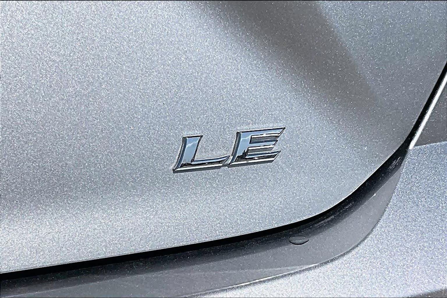 Used 2025 Toyota Camry LE FWD image 10