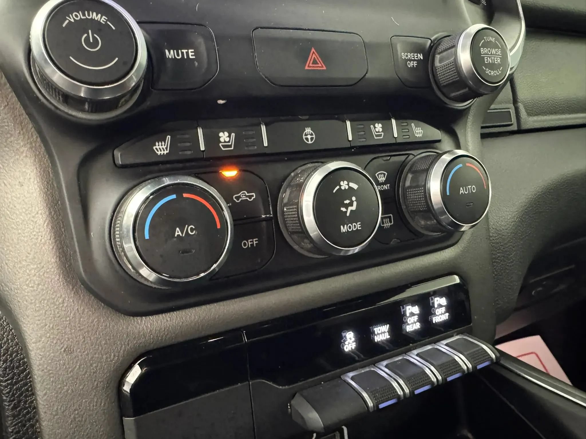 Used 2022 RAM 1500 Laramie w/ Sport Appearance Package AWD/4WD image 22