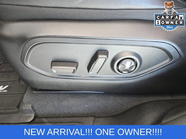 Used 2024 Jeep Grand Cherokee L Limited w/ Black Appearance Package AWD/4WD image 24