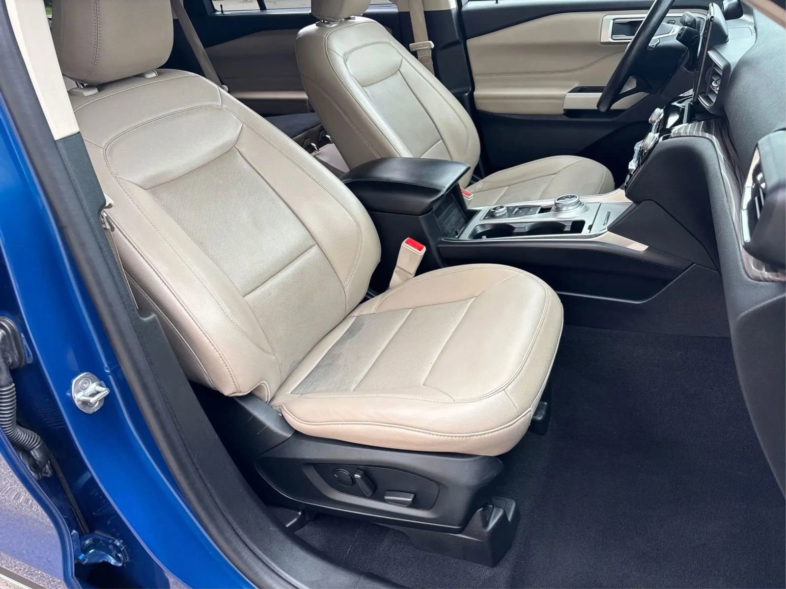 Used 2021 Ford Explorer Limited image 13