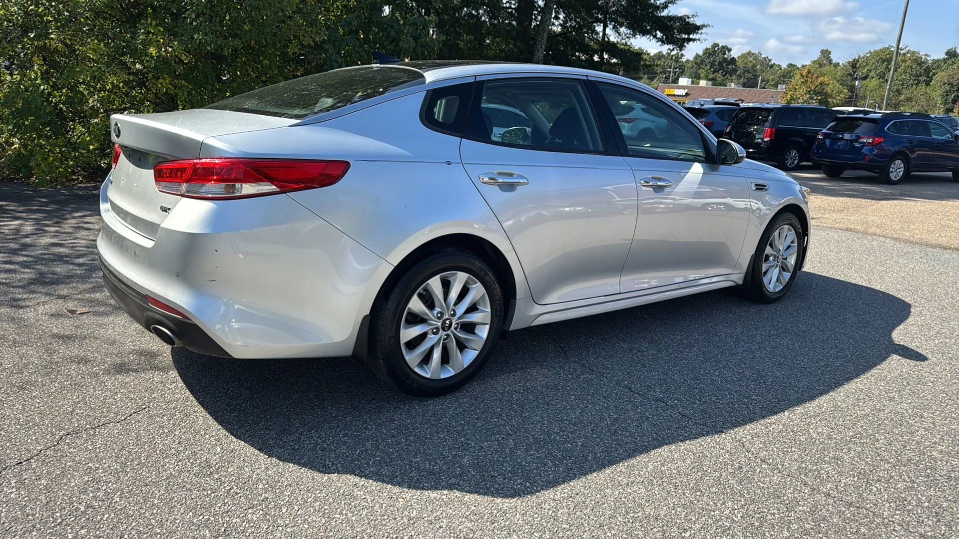 Used 2018 Kia Optima EX w/ Premium Package image 5