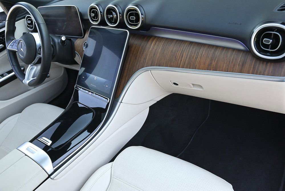 Used 2025 Mercedes-Benz C 300 Sedan image 20