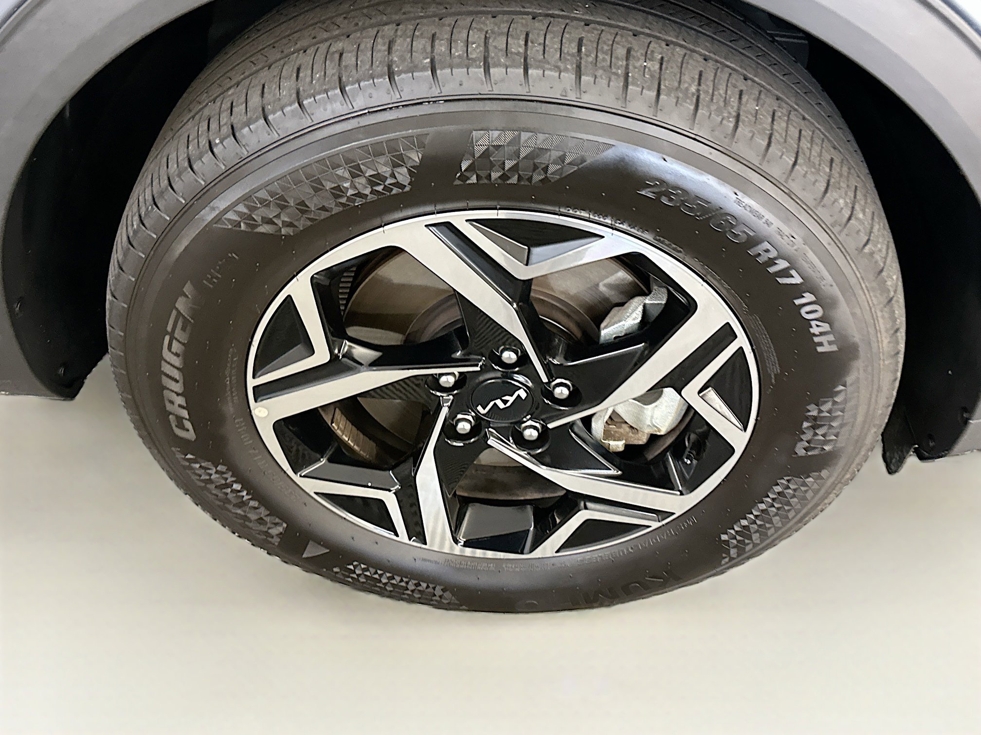 Used 2025 Kia Sportage LX AWD/4WD image 11