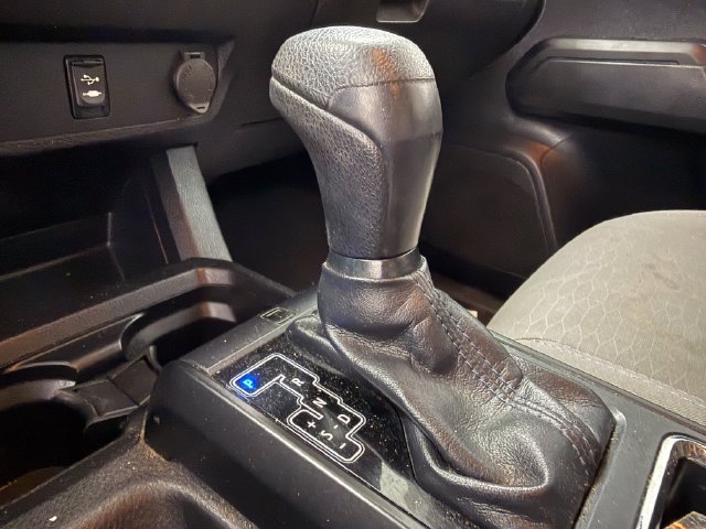 Used 2018 Toyota Tacoma SR w/ SR Convenience Package RWD image 13