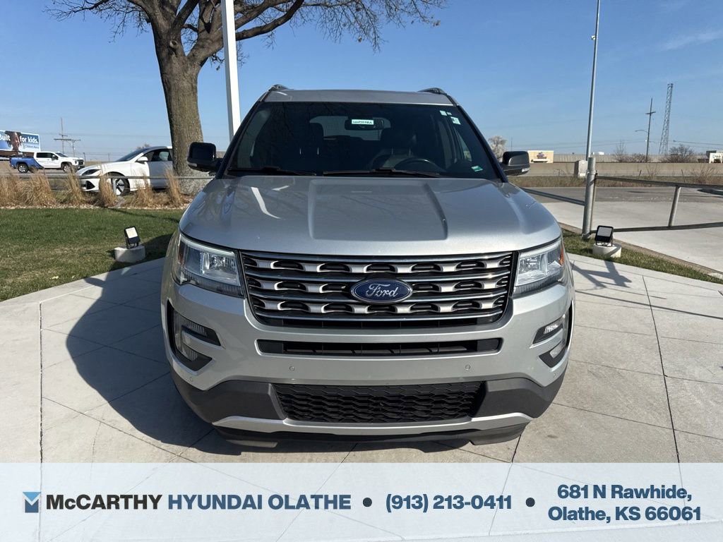 Used 2017 Ford Explorer XLT w/ Equipment Group 202A image 7