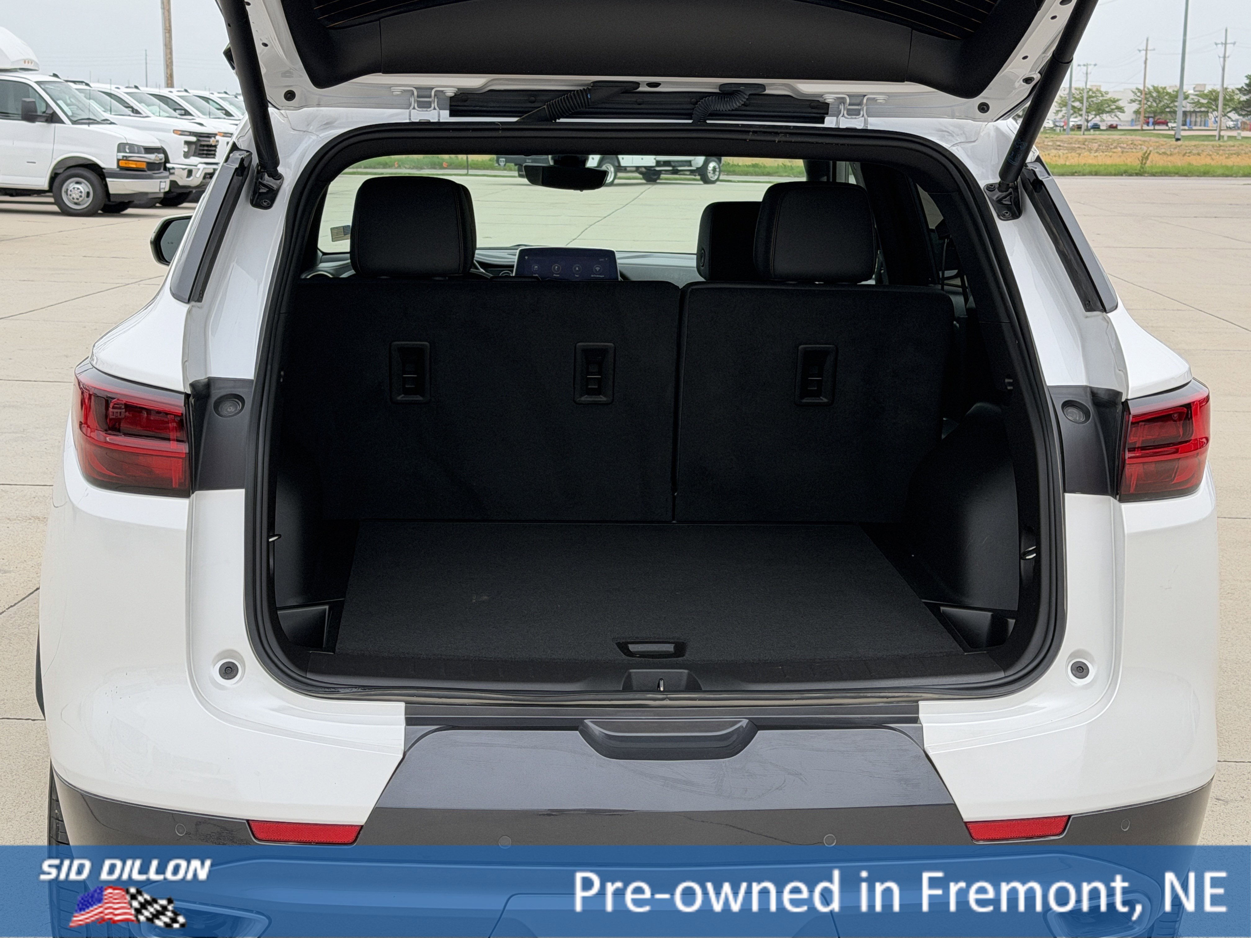 Certified 2025 Chevrolet Blazer Premier w/ Driver Confidence II Package AWD/4WD image 5