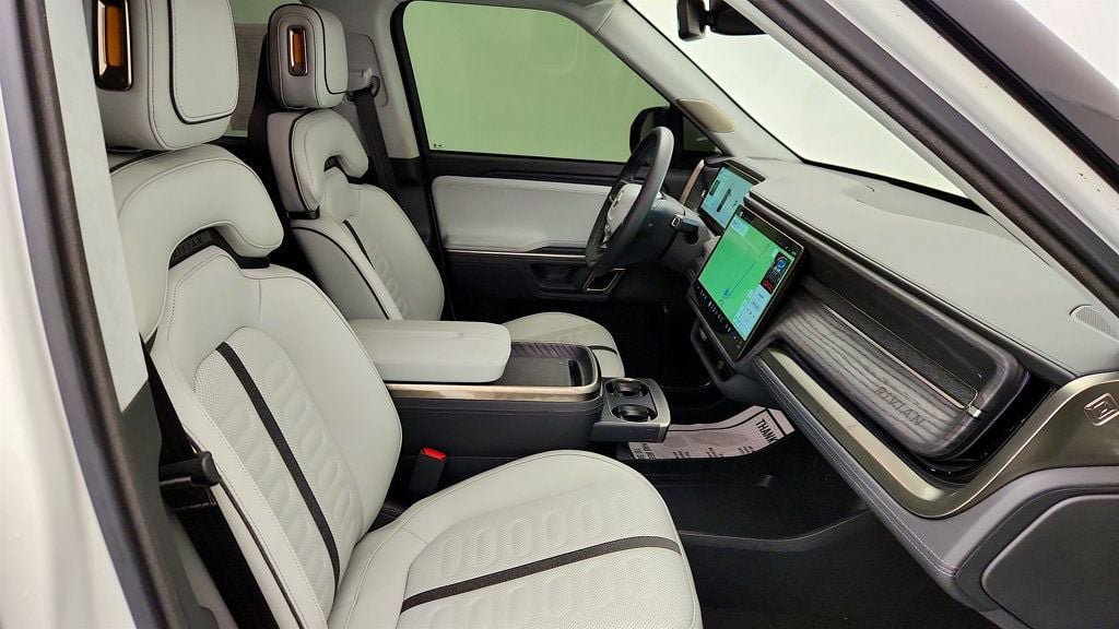 Used 2024 Rivian R1S Adventure AWD/4WD image 26