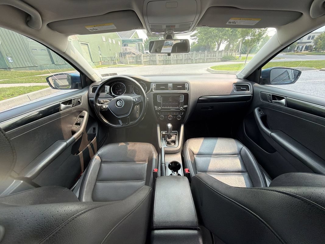 Used 2017 Volkswagen Jetta SEL FWD image 15