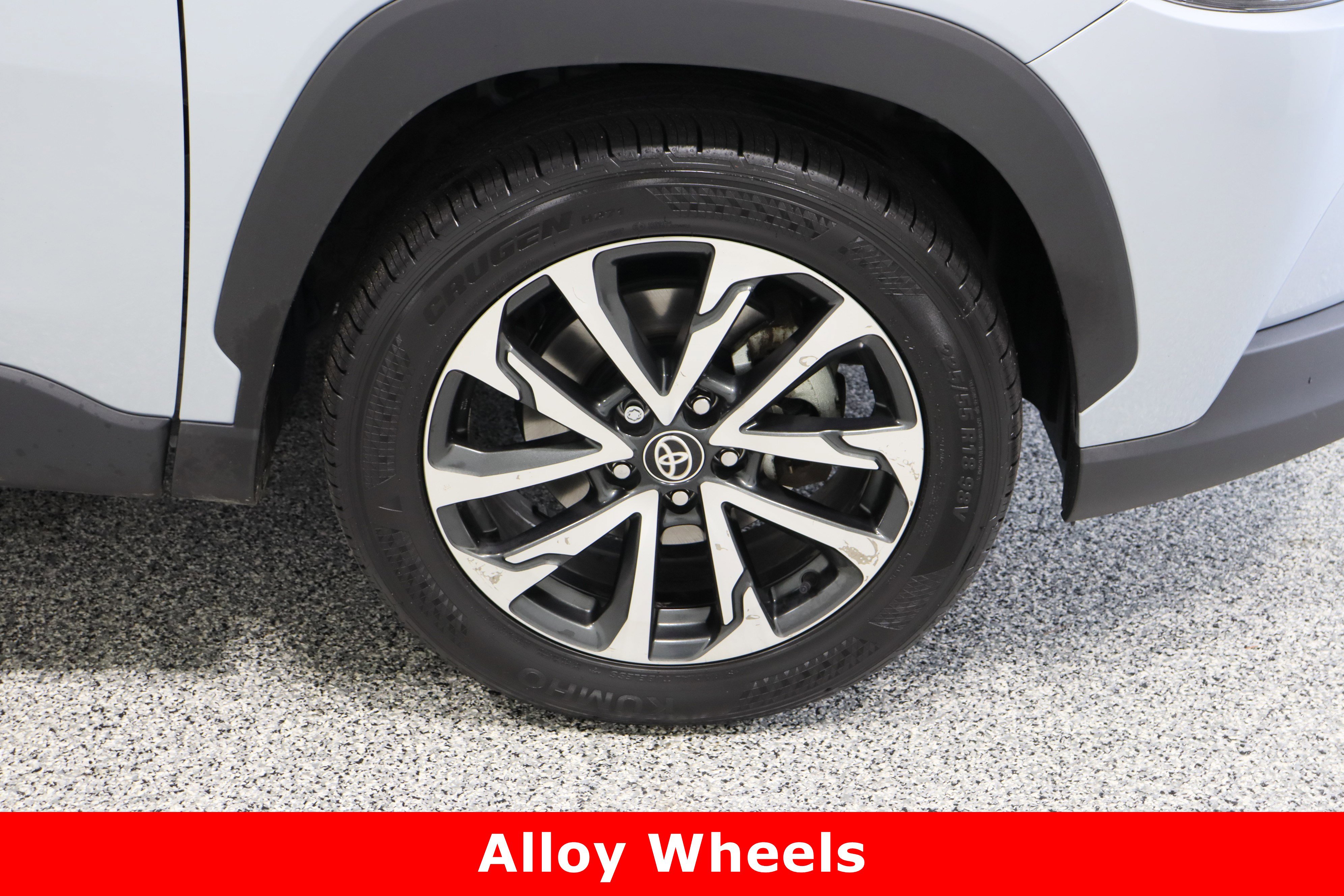 Certified 2024 Toyota Corolla Cross XLE image 5