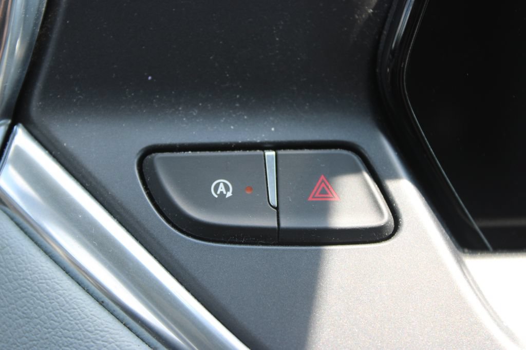 Used 2020 Chevrolet Blazer LT w/ Sound & Technology Package FWD image 26