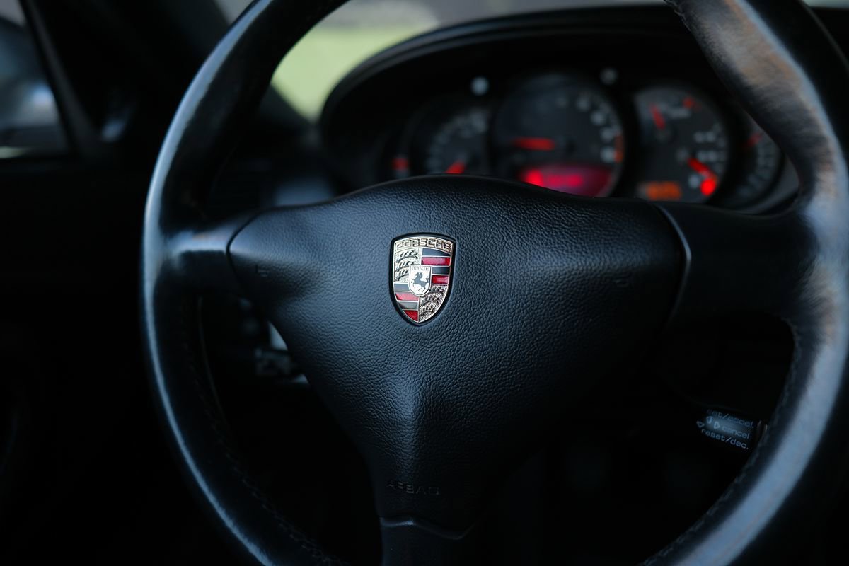 Used 2004 Porsche 911 Carrera 4 image 32
