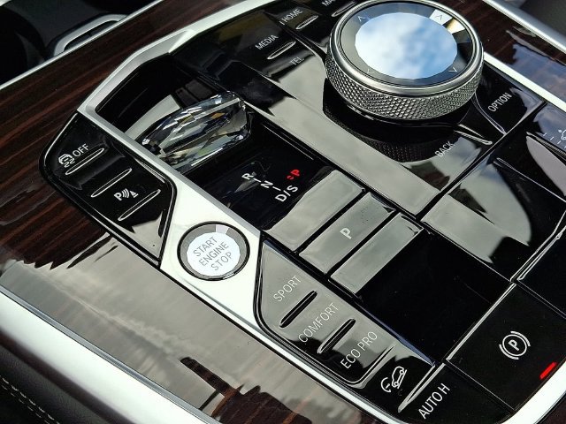 New 2027 BMW X7 M60i AWD/4WD image 13