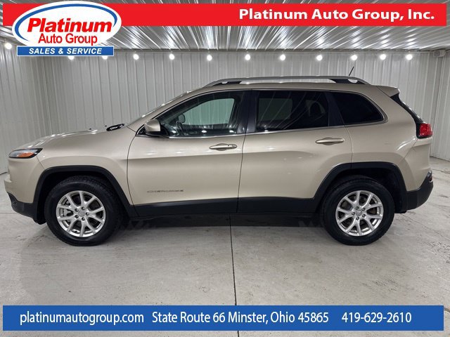 Used 2015 Jeep Cherokee Latitude w/ Comfort/Convenience Group AWD/4WD image 2