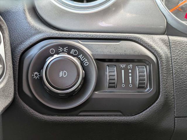 Certified 2018 Jeep Wrangler Unlimited Sahara w/ Cold Weather Group AWD/4WD image 22