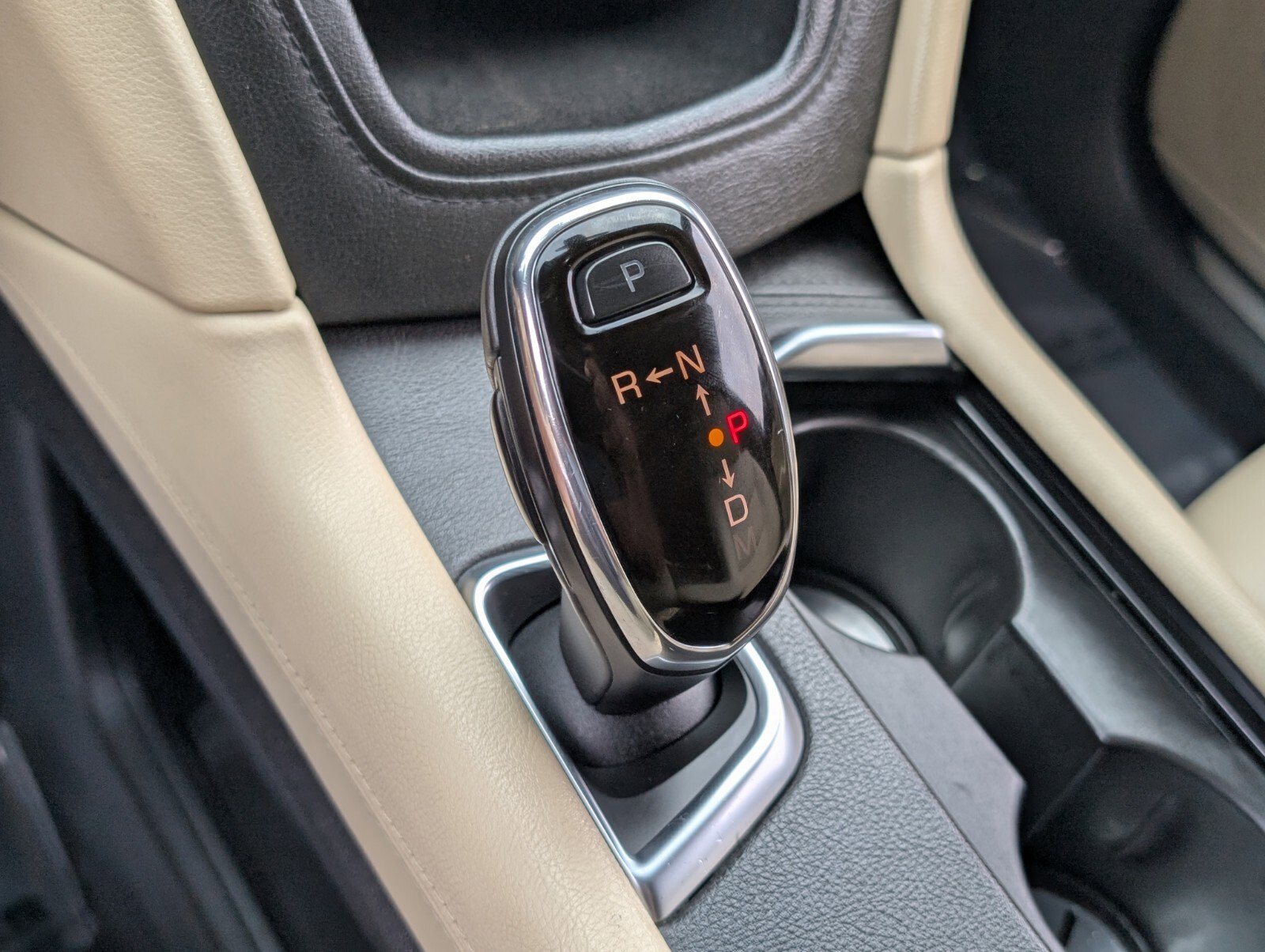 Used 2018 Cadillac XT5 FWD w/ LPO, Wheel Lock Package image 30