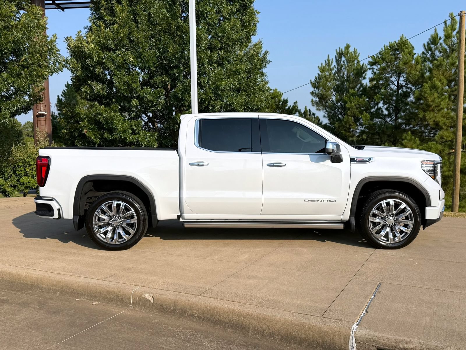 Used 2026 GMC Sierra 1500 Denali w/ Denali Reserve Package AWD/4WD image 7