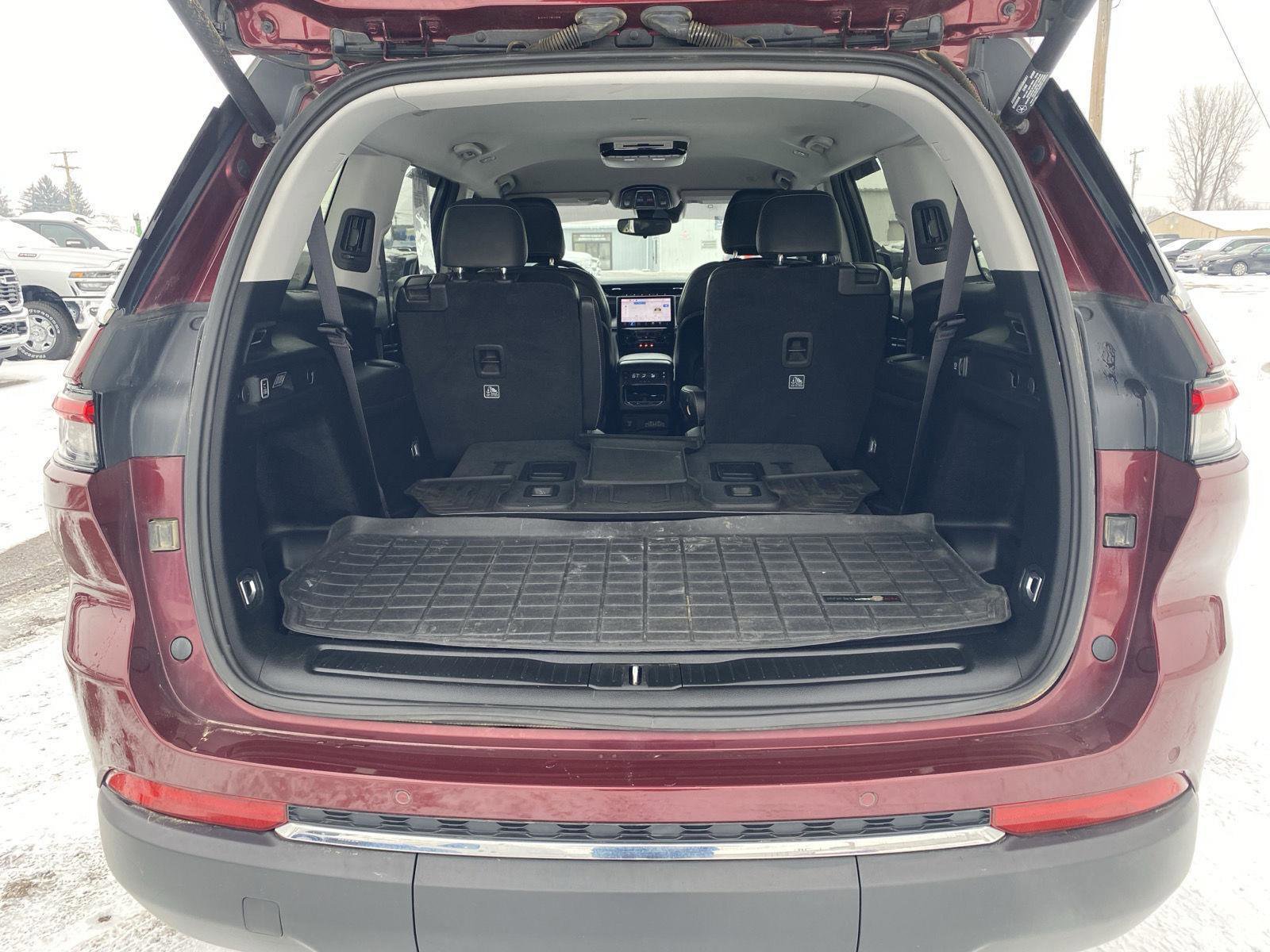 Used 2023 Jeep Grand Cherokee L Limited image 25