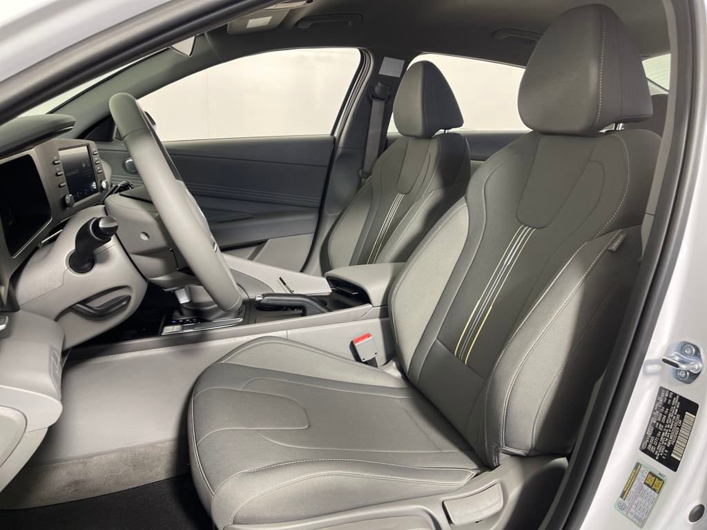 New 2025 Hyundai Elantra Sport image 12