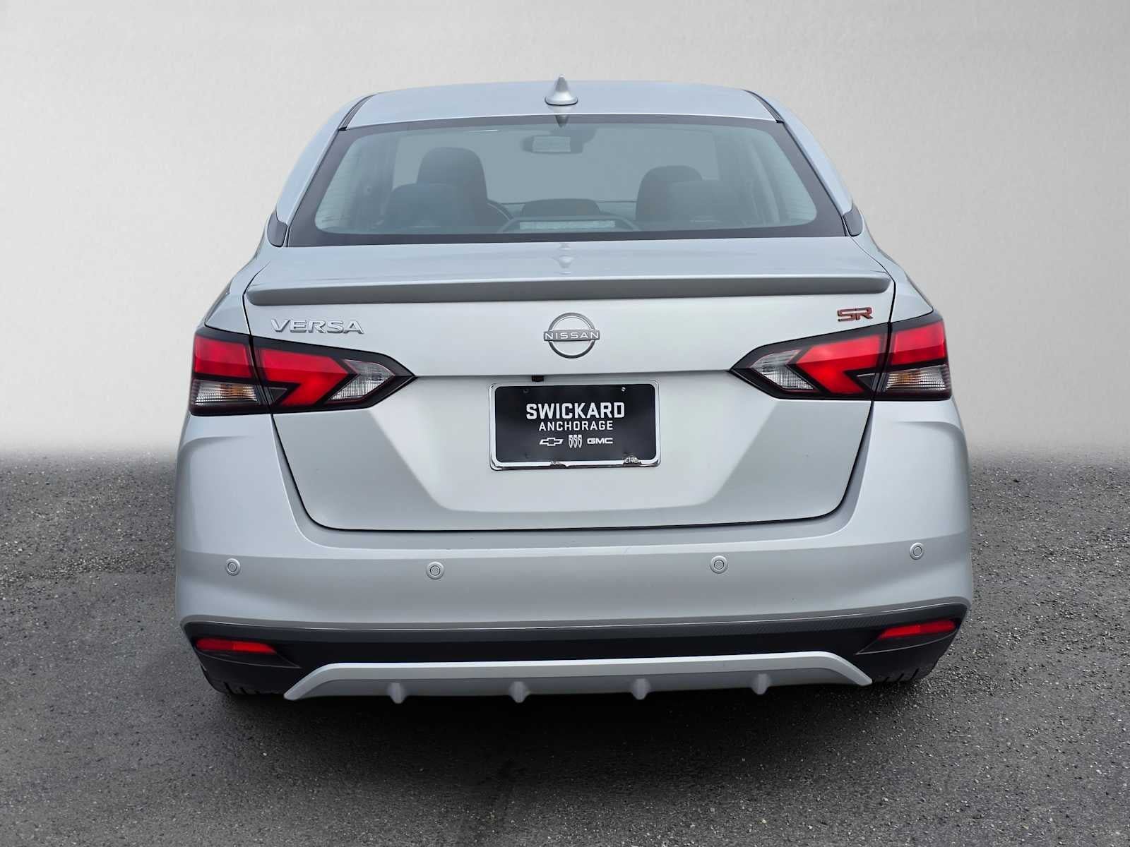 Used 2024 Nissan Versa SR FWD image 4