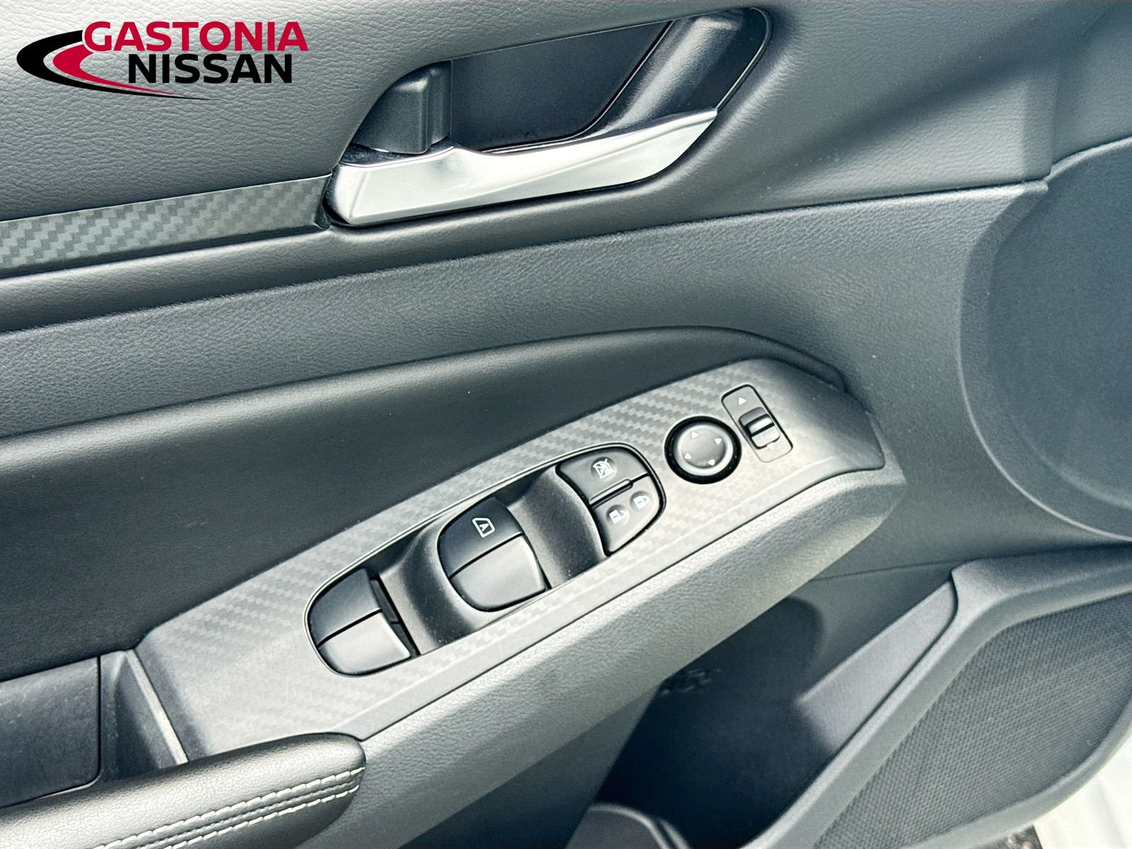 Used 2025 Nissan Altima 2.5 SV FWD image 23