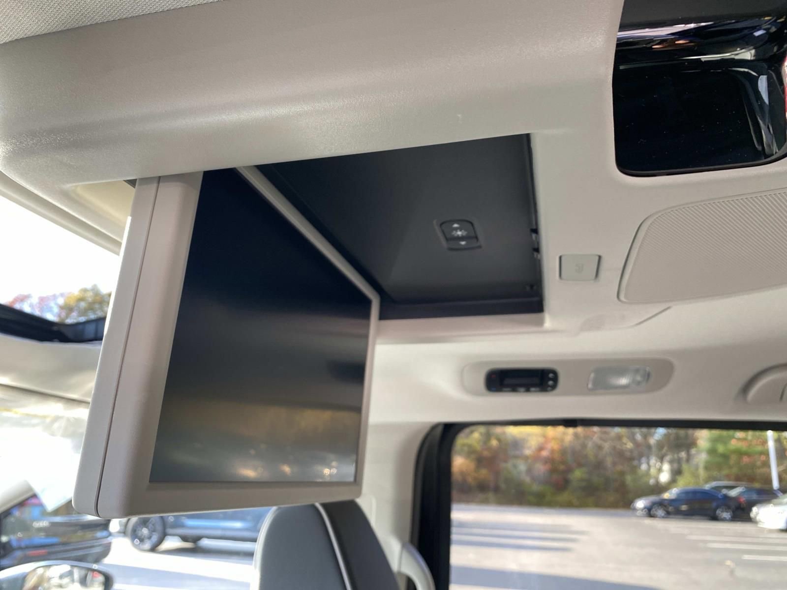 New 2026 Honda Odyssey Touring image 9