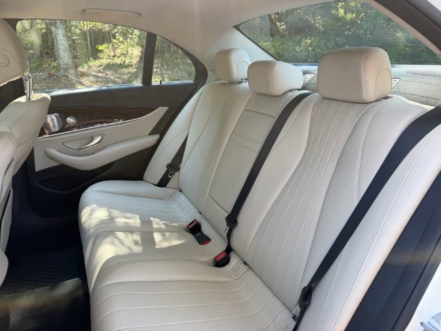 Used 2018 Mercedes-Benz E 300 4MATIC image 29
