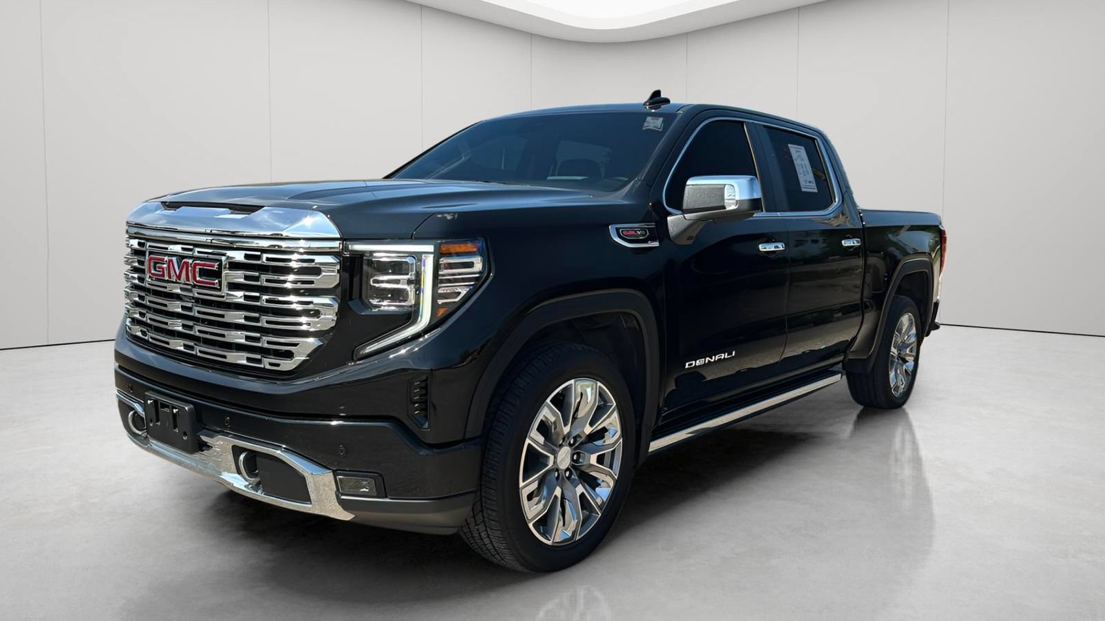 Used 2024 GMC Sierra 1500 Denali w/ Denali Reserve Package AWD/4WD image 10