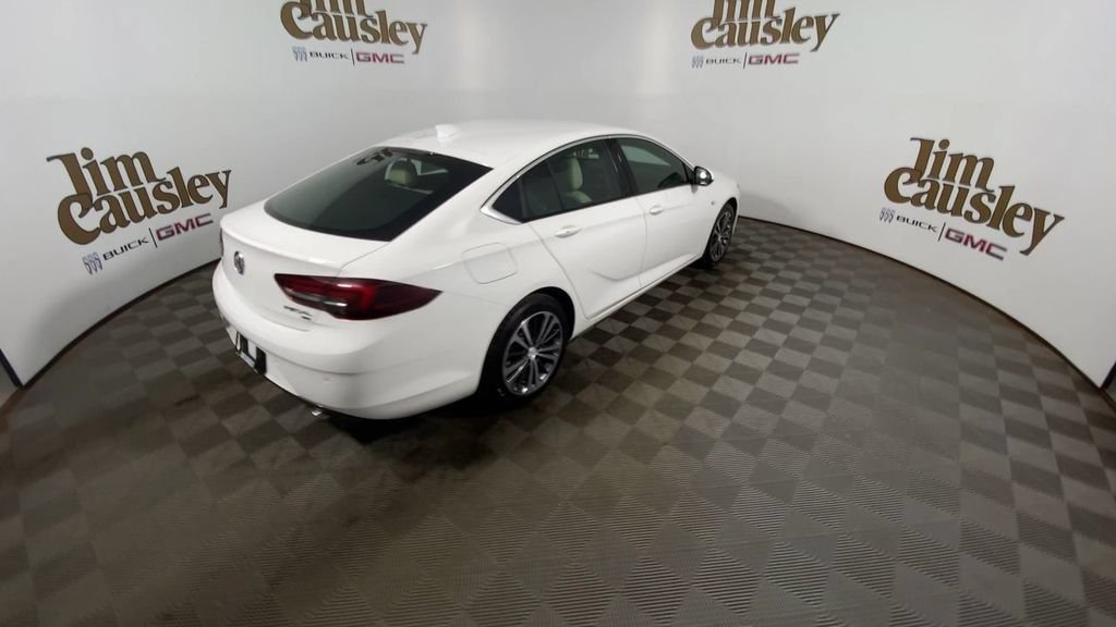 Certified 2018 Buick Regal Essence w/ Driver Confidence Package #1 AWD/4WD image 8