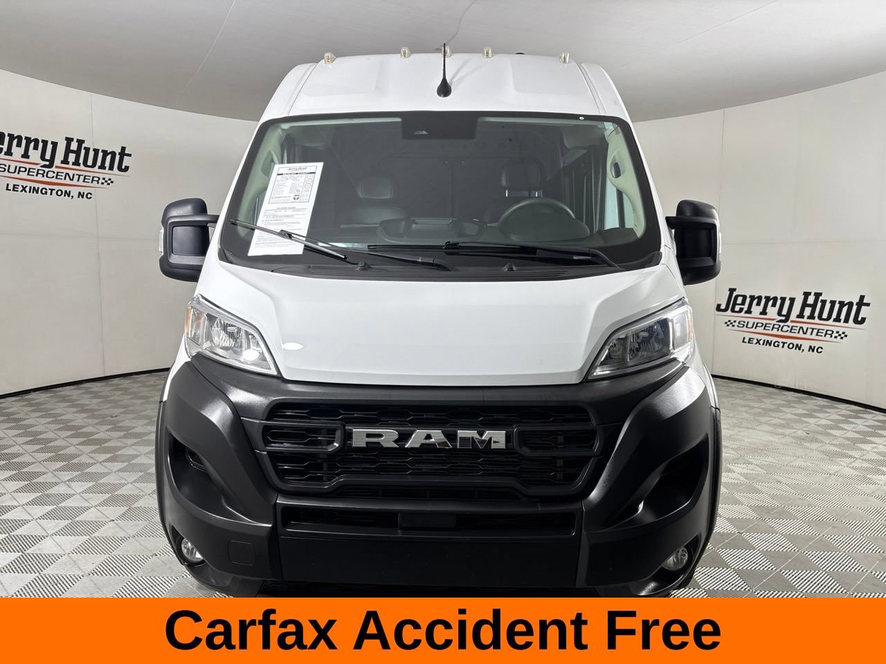 Used 2025 RAM ProMaster 2500 w/ Convenience Group FWD image 3