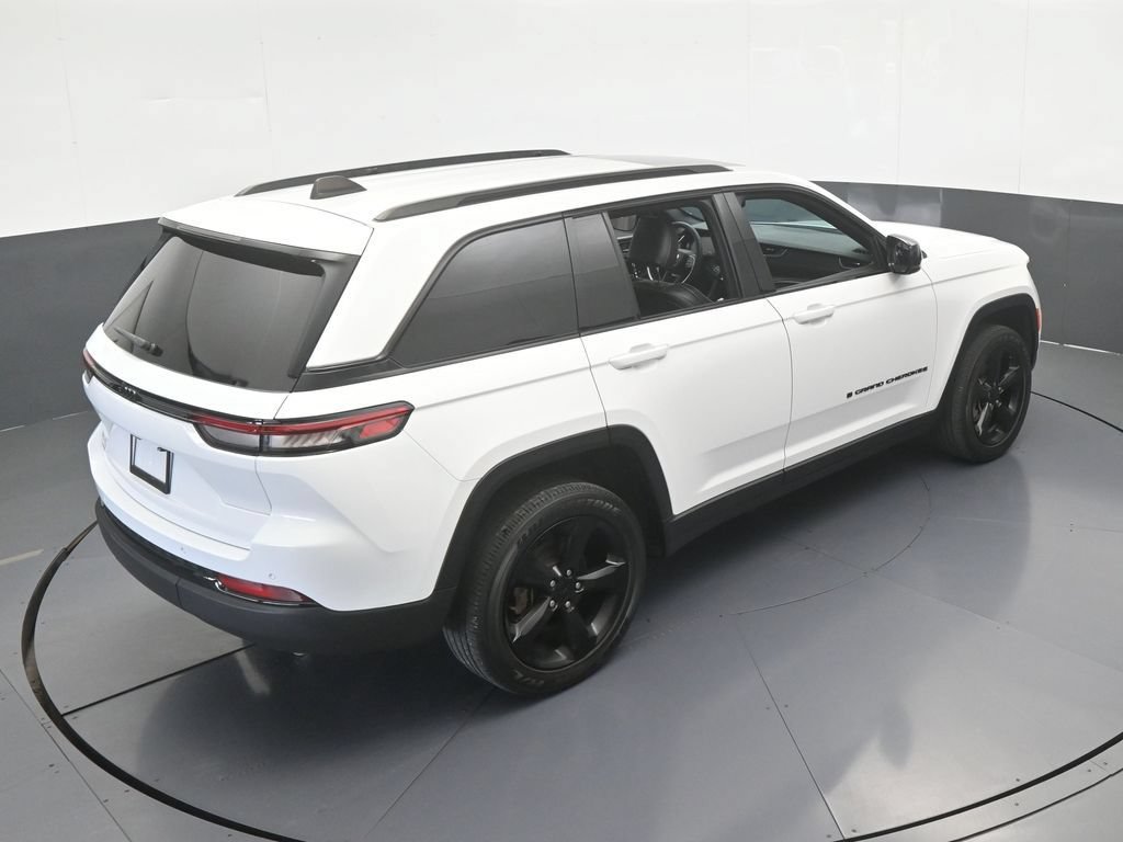 Used 2024 Jeep Grand Cherokee Altitude RWD image 49