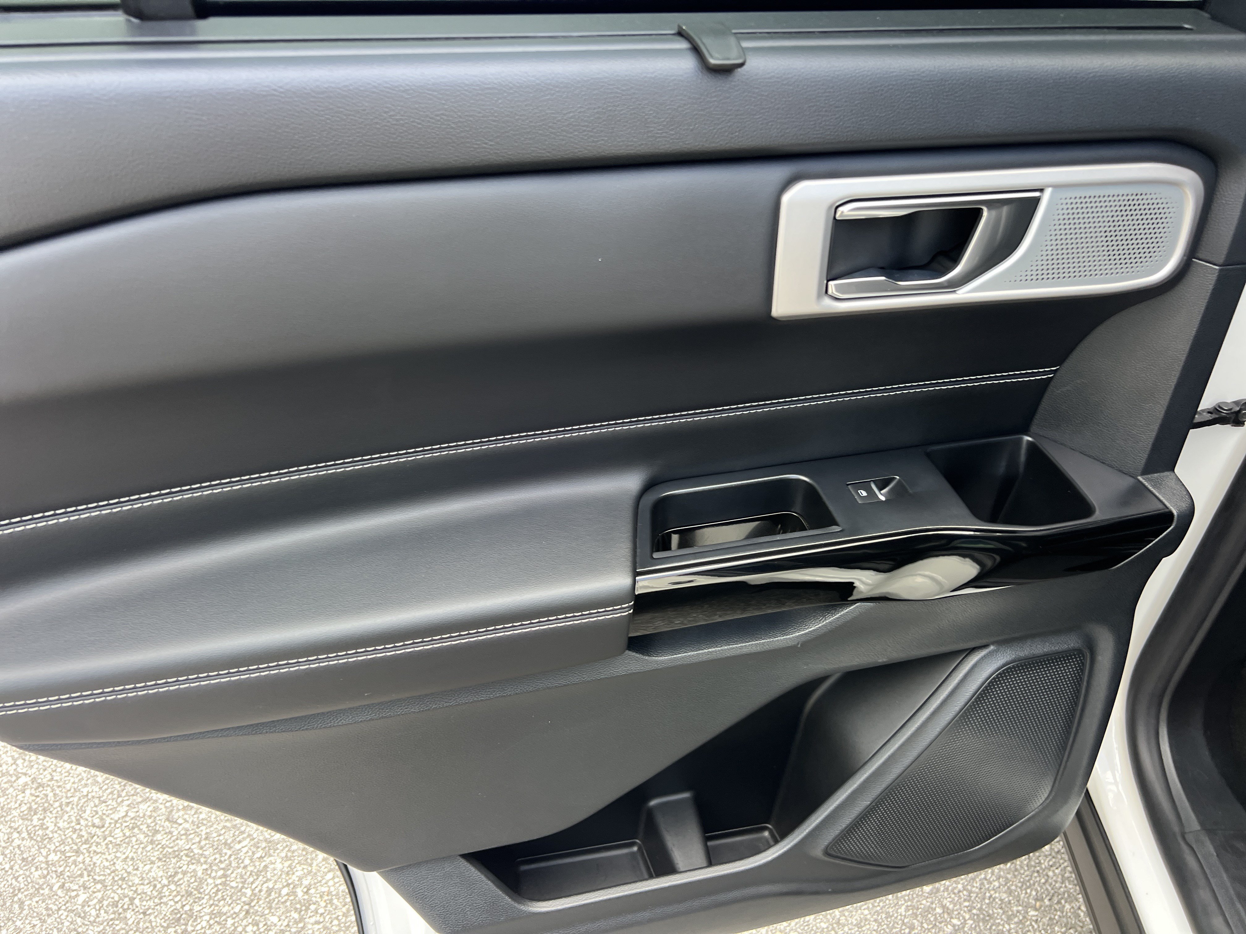 Used 2021 Ford Explorer ST w/ Equipment Group 401A AWD/4WD image 19