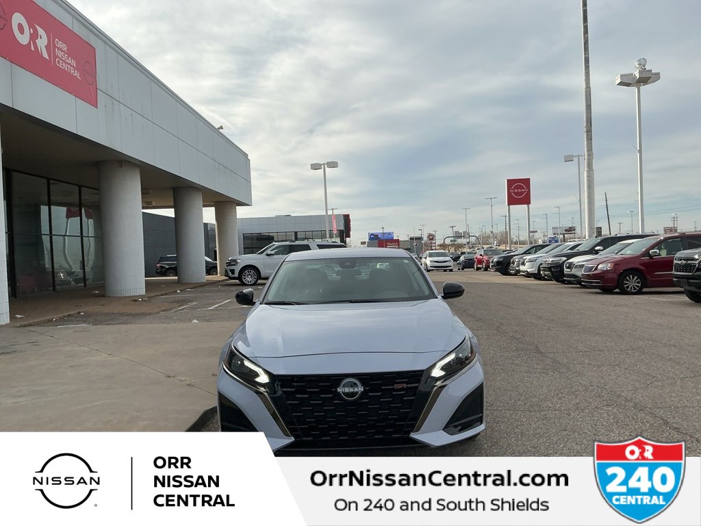 Certified 2025 Nissan Altima 2.5 SR image 2