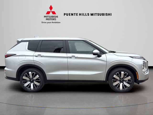 New 2026 Mitsubishi Outlander SE FWD image 4