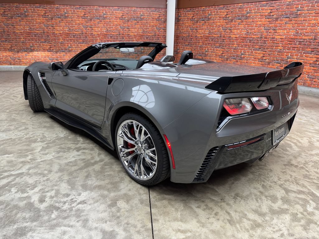 Used 2015 Chevrolet Corvette Z06 w/ 3LZ Preferred Equipment Group RWD image 23