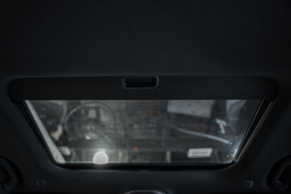 New 2025 Jeep Grand Cherokee Altitude image 32